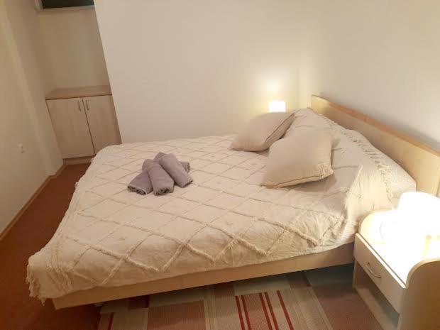 Apartmani Delas Pjescana Uvala Luaran gambar