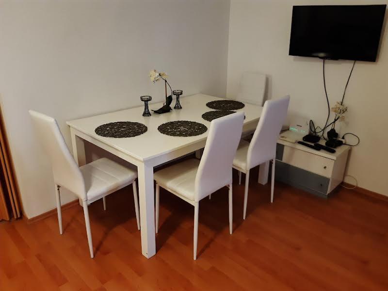 Apartmani Delas Pjescana Uvala Luaran gambar